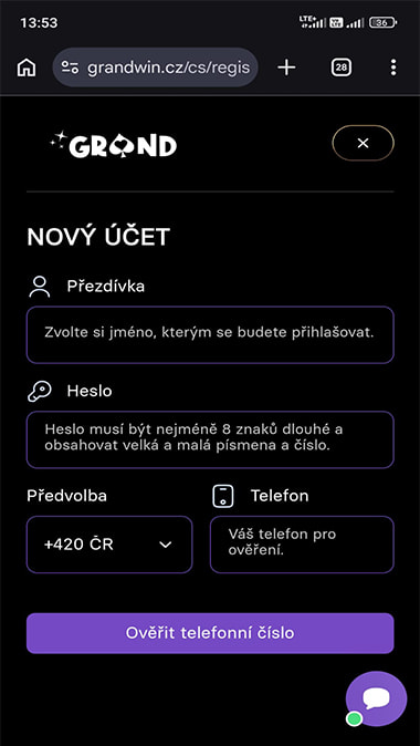 Přejděte do registračního formuláře a vyplňte všechny údaje